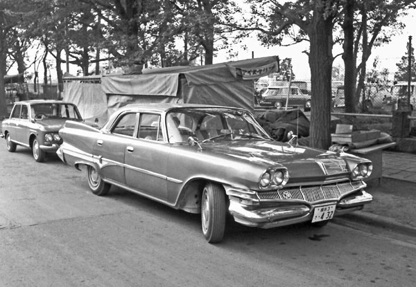 60-2b (147-53) 1960 Dogde Phoenix 4dr. Sedan.jpg